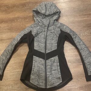 The North Face Women's Gray and Black Ski Jacket